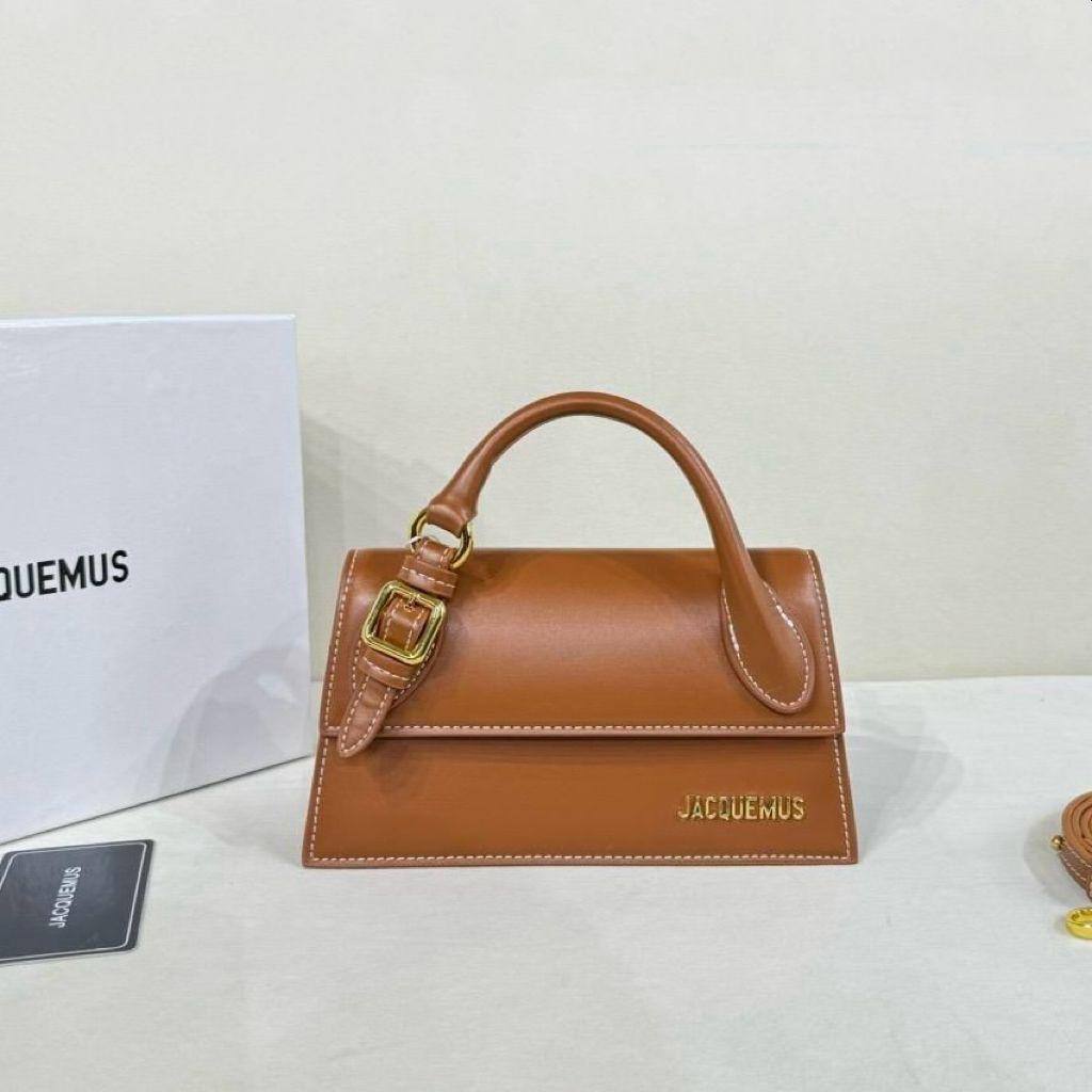 JACQUEMUS 
RESTOCK 
GOOD QUALITY 
WITH BOX 

100 dhs🇦🇪🇦🇪

SIZE: 20cm

Zain295
♥️♥️♥️