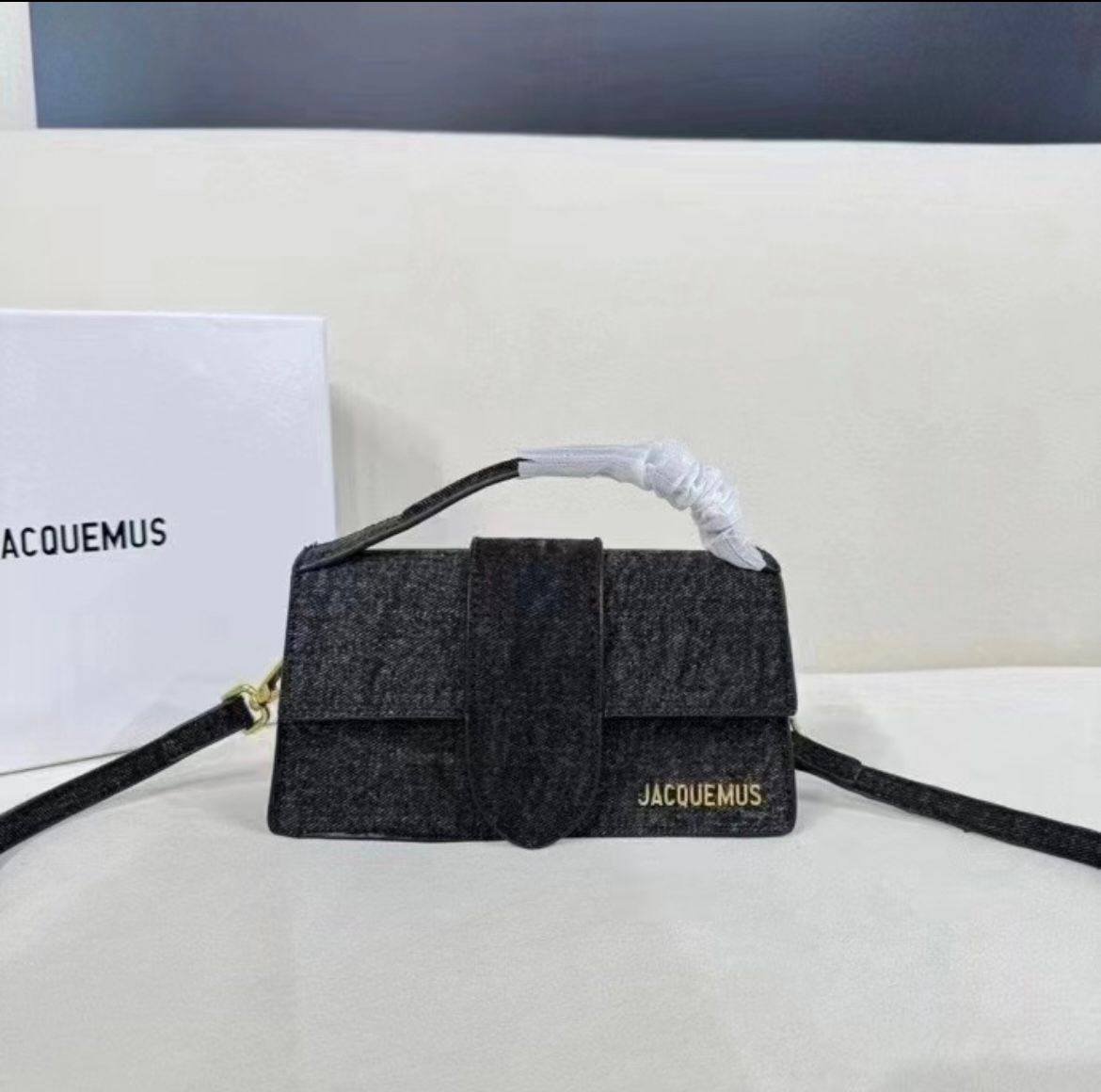 Jacquemus 
20Cm 
100 dhs🪙💕

With Box
🎁🎁🎁

Zain50
♥️♥️♥️