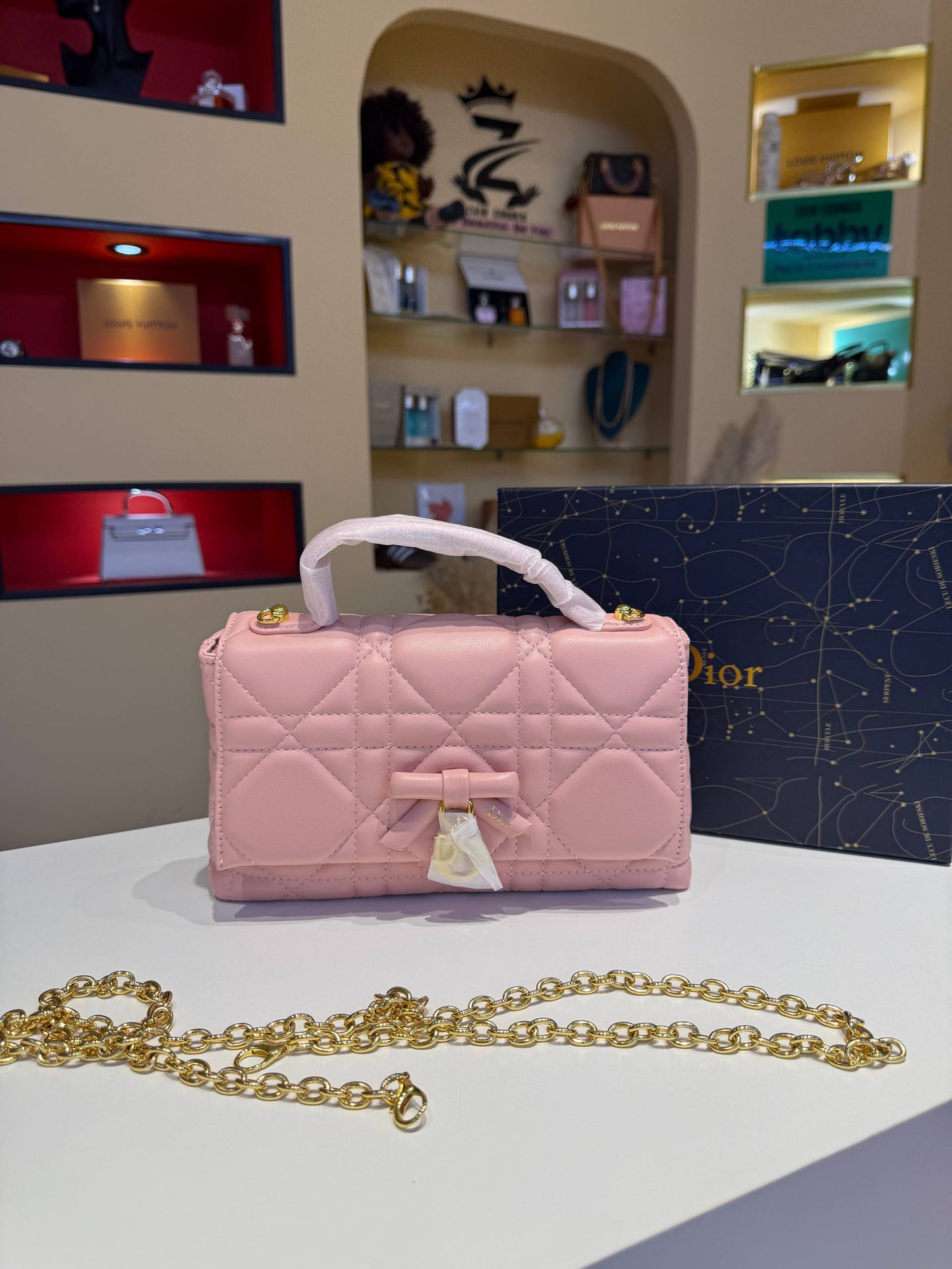 Dior

130 dhs
With box

Zain158

اطلبوها من الوتس المثبت في الأعلى👆🏻👆🏻

تواصلو معنا 👈🏻 Zain 
For order WhatsApp pinned 👆🏻

♥️♥️♥️