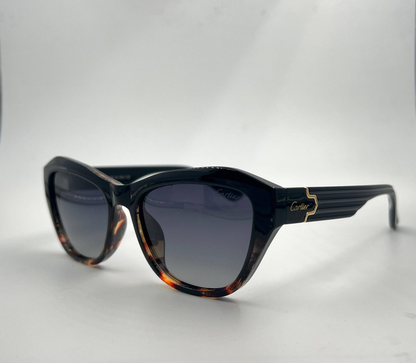 Cartier💥
Sunglasses 🕶️ 
good quality 💯
With master box 🗃️ 
50 dhs❤️

Zain273
❤️❤️❤️