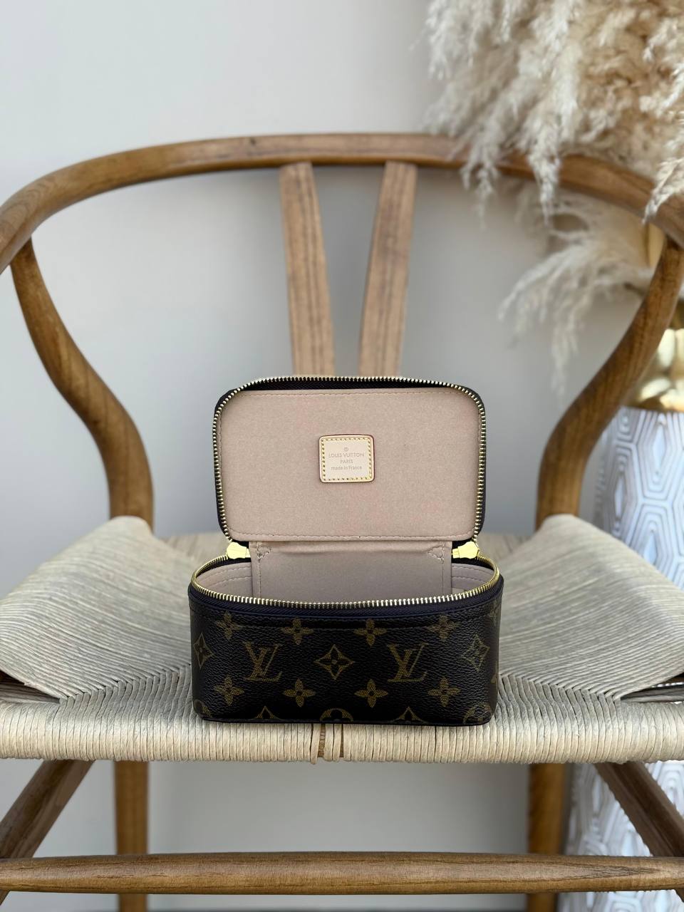 New collection✨✨✨
LV
17cm
300 dhs🇦🇪
23cm
320 dhs🇦🇪
35cm
350 dhs🇦🇪
Top quality 
With box🎁

Zain167
♥️♥️♥️
