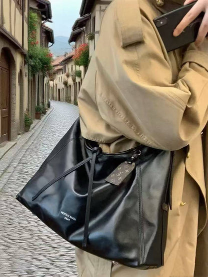 LV

MASTER QUALITY 

WITH DOUBLE BOX 
🎁🎁🎁

300 dhs🪙🖤

Zain39
♥️♥️♥️