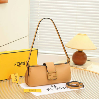 FENDI 
NEW CAME 
GOOD QUALITY
 WITH BOX 
🎁🎁🎁

90 dhs✅

Zain39
♥️♥️♥️