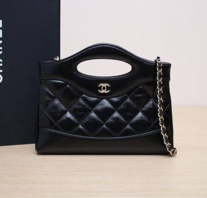 Chanel
90 dhs🪙🌨️

Zain136
♥️♥️♥️