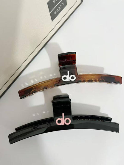 Headband 🔥*
good quality 💯
With paper bag 🛍️
20 dhs🪙🌨️
With master box 🗃️ 
40 dhs🪙🌨️

Zain216
♥️♥️♥️