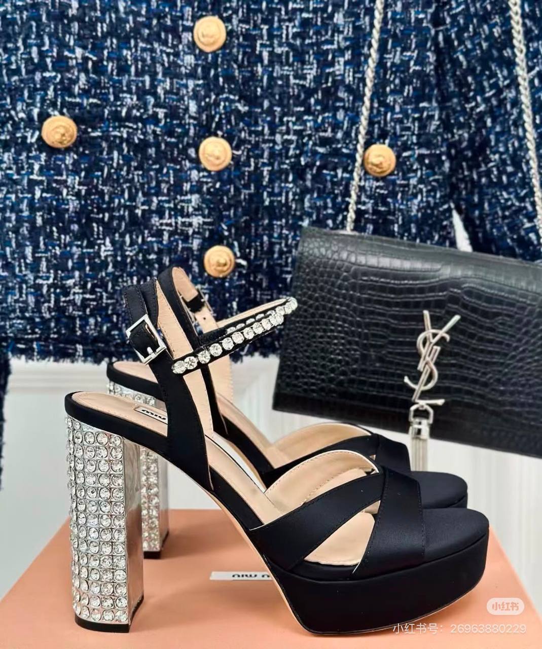 Miu heels

150 dhs 
36-41

Zain145
♥️♥️♥️