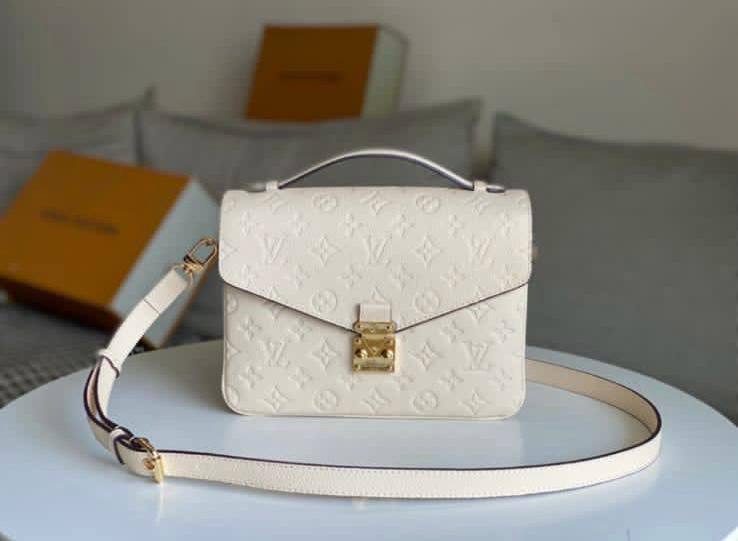 LOUIS VUITTON ✨💕✨
New collection ✨✨✨
SuperMaster Quality 🔥🔥
Available Now ❤️❤️❤️
For Price 👇 WTSP Text Zain 0568585901

Zain252
♥️♥️♥️