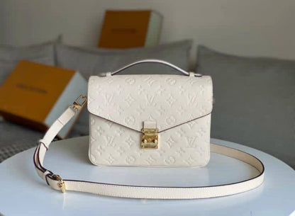 LOUIS VUITTON ✨💕✨
New collection ✨✨✨
SuperMaster Quality 🔥🔥
Available Now ❤️❤️❤️
For Price 👇 WTSP Text Zain 0568585901

Zain252
♥️♥️♥️