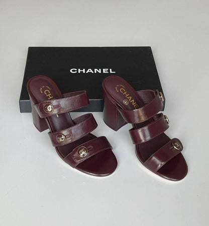 CHANEL 
SuperMaster Quality 💯
450 dhs❣️
Size: 36-41💥

Zain171
♥️♥️♥️