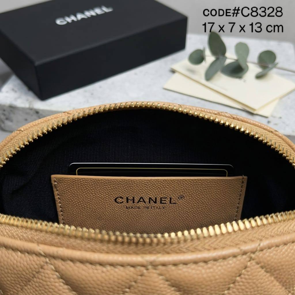 CHANEL ᴍɪɴɪ ʜᴏʙᴏ
ᴄᴀᴠɪᴀʀ ʟᴇᴀᴛʜᴇʀ ᴍᴀᴛᴇʀɪᴀʟ
ᴅᴇᴛᴀᴄʜᴀʙʟᴇ ᴛᴏᴘ ʜᴀɴᴅʟᴇ
ᴡɪᴛʜ ʟᴏɴɢ ᴄʜᴀɪɴ sᴛʀᴀᴘ
sɪᴢᴇ : 17 cm
ᴡɪᴛʜ BOX
🎁🎁🎁

90 dhs✅

Zain31
♥️♥️♥️