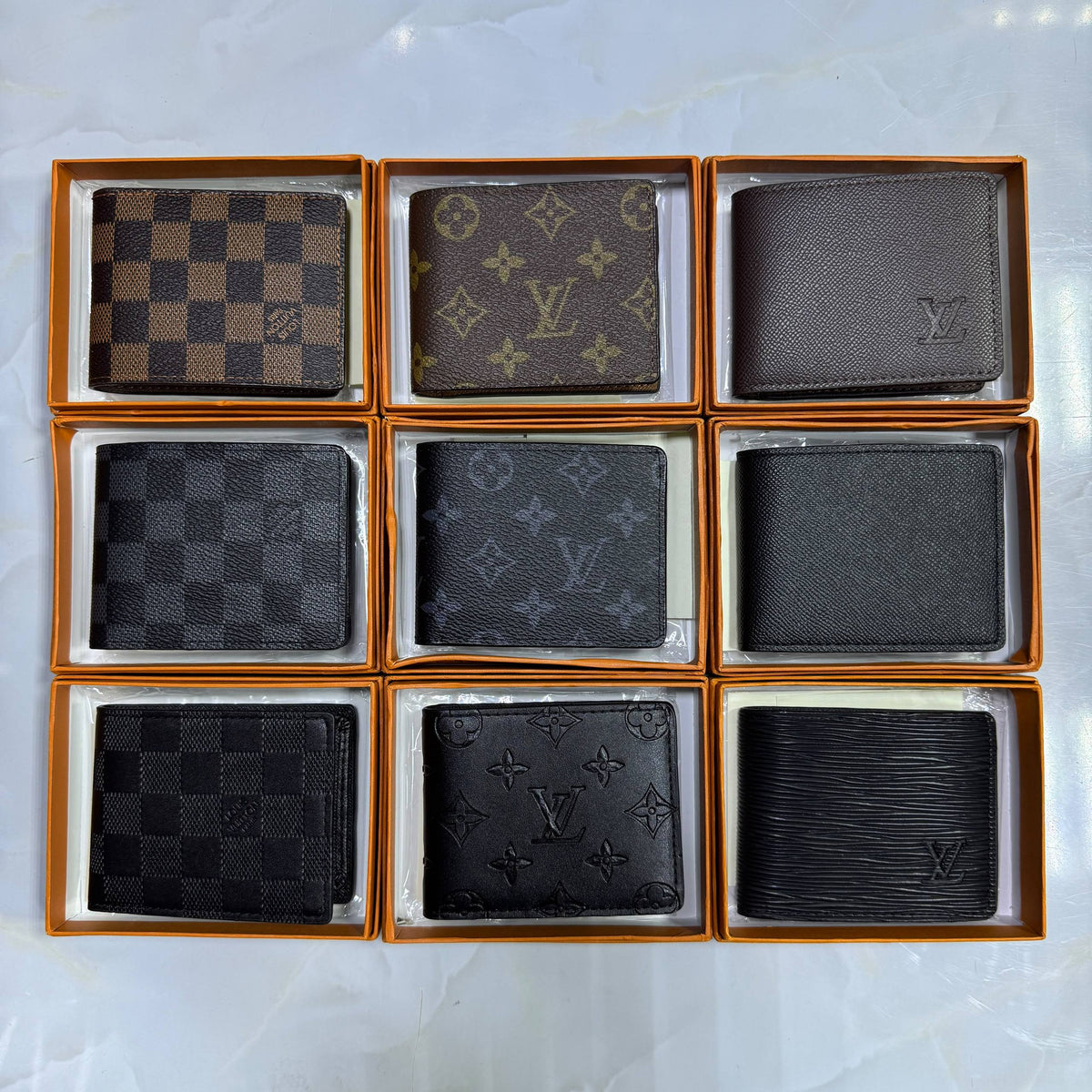 LV-men's 
wallet

With box 
30 dhs🇦🇪🇦🇪

Zain50
♥️♥️♥️