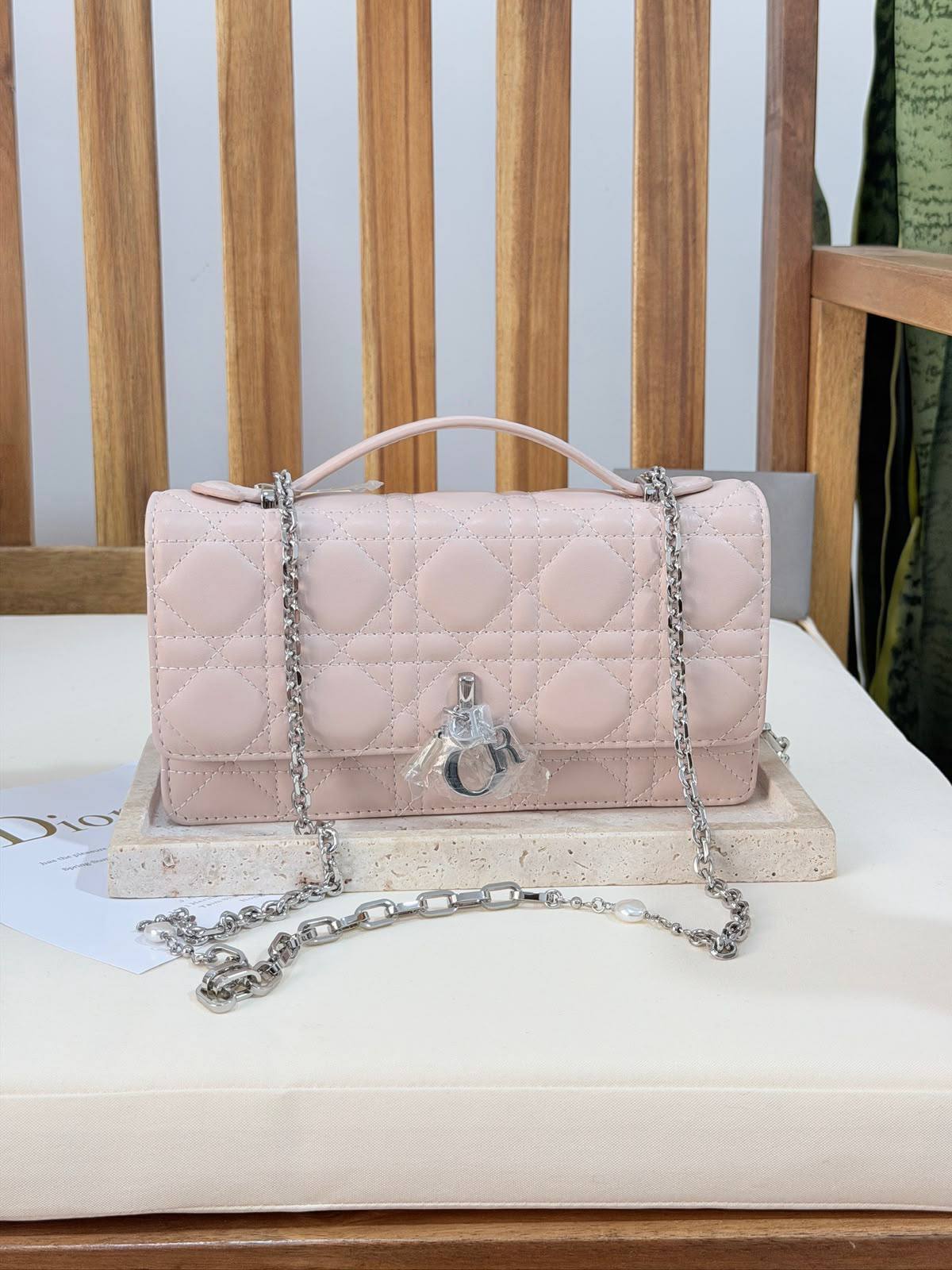 DIOR💫
Super Master Quality ⚡️
Original Packing 🎁
Size 21CM📏

For Price 👇 WhatsApp✅
0568585901 
0507557372
0552275751 Owner Zain 👌

Zain321
♥️♥️♥️
