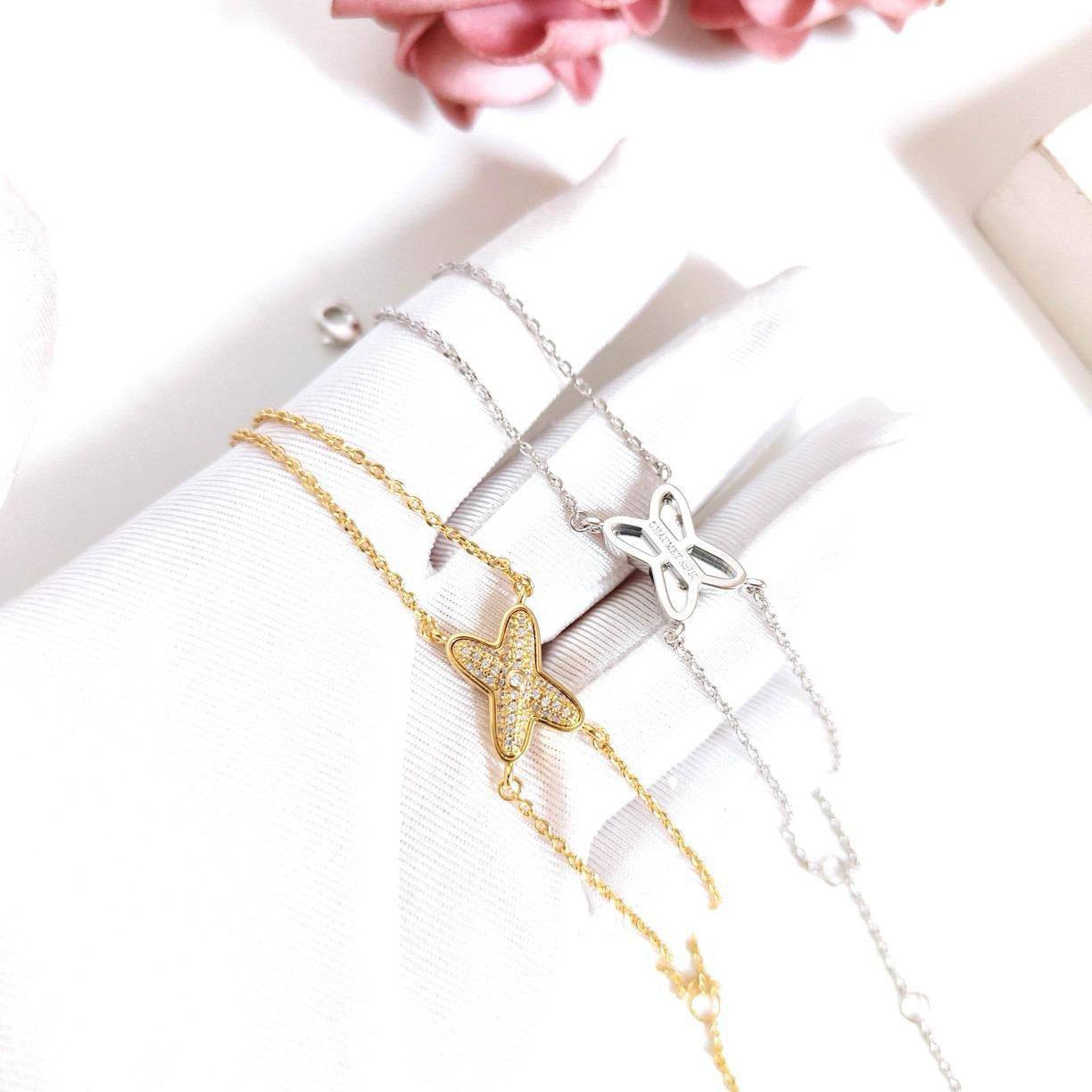 CHAUMET SET❤️‍🔥*
Necklace 🦋
Earring💥
Bracelet ❣️
Ring 💍 size available 👇
6,7,8,9
Master quality 💯
With normal boxes 📦 
140 dhs🪙💚
With master box 🗃️ 
230 dhs🪙💚

Zain216
♥️♥️♥️