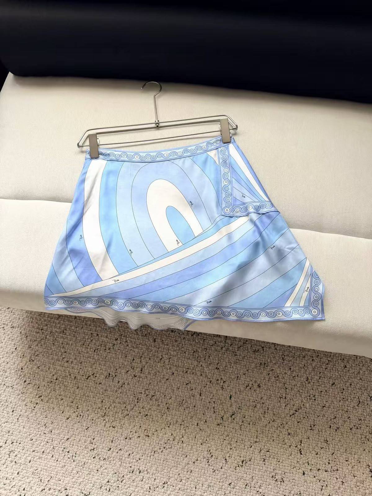 PUCCI new
✨VIP QUALITY ✨
        💯 silk😍
Size :36-38-40-42
1750 dhs🇦🇪🇦🇪

Zain287
♥️♥️♥️