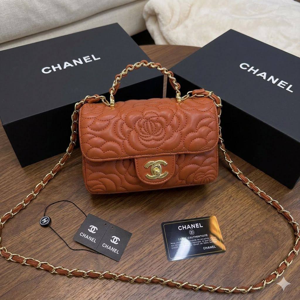 Chanel ᴛᴏᴘ ʜᴀɴᴅʟᴇ/ chain
ᴇᴍʙʀᴏɪᴅᴇᴅ ғᴏʟʟᴏᴡᴇʀ 
ɢᴏʟᴅ ʜᴀʀᴅᴡᴀʀᴇ 
ᴡɪᴛʜʙᴏx
🎁🎁🎁

ᴄᴀᴠɪᴀʀ 
sɪᴢᴇ:20ᴄᴍ
95 dhs✅

Zain56
♥️♥️♥️