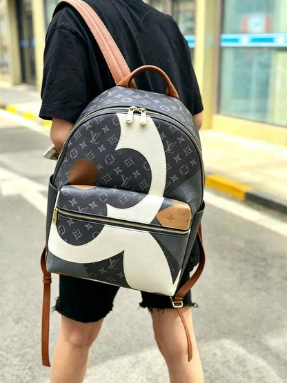 LOUIS VUITTON 

BACKPACK 

COPY ONE 

NEW CAME 

 210DHS🇦🇪🇦🇪

Zain295
♥️♥️♥️