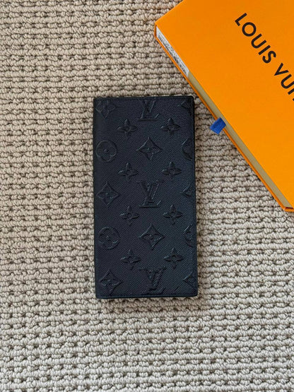 LV
*New Long wallet* 
*Master quality*
230 dhs💓

Zain179
♥️♥️♥️