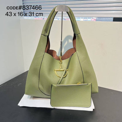 GUCCI sᴏғᴛʙɪᴛ ᴍᴀxɪ
ʜᴏʙᴏ sʜᴏᴜʟᴅᴇʀ ᴛᴏᴛᴇʙᴀɢ
ɢʀᴀɪɴʏ  ʟᴇᴀᴛʜᴇʀ ᴍᴀᴛᴇʀɪᴀʟ
ɢᴏʟᴅ ʜᴀʀᴅᴡᴀʀᴇ
sɪᴢᴇ : 43 cm ( ʟᴀʀɢᴇ )

90 dhs✅

Zain31
♥️♥️♥️