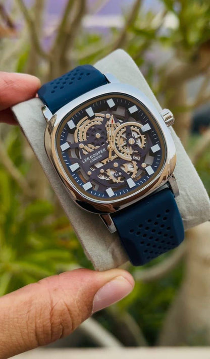 Lee-Cooper Men
50 dhs✅
*Battery*

Zain29
♥️♥️♥️
