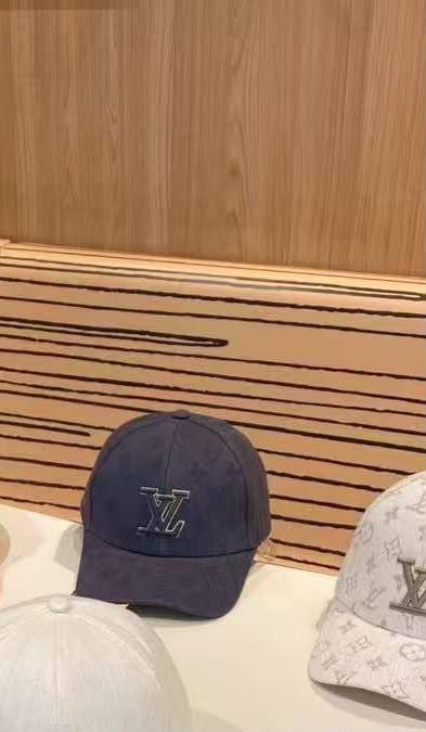 Caps
45 dhs💛

Zain93
♥️♥️♥️