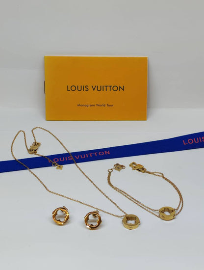 Lv set

150 dhs

Zain122
♥️♥️♥️