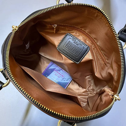 COACH 
NEW CAME HIGH QUALITY 
120 dhs🇦🇪🇦🇪

Zain295
♥️♥️♥️