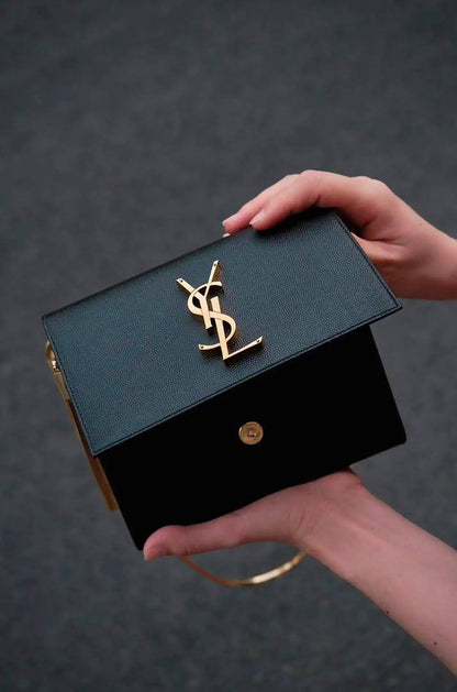 YSL
110 dhs🇦🇪🇦🇪
Size：19CM
good-quality with box

Zain35
♥️♥️♥️