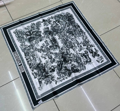 Silk square scarf 
40 dhs🪙💚

Zain93
♥️♥️♥️