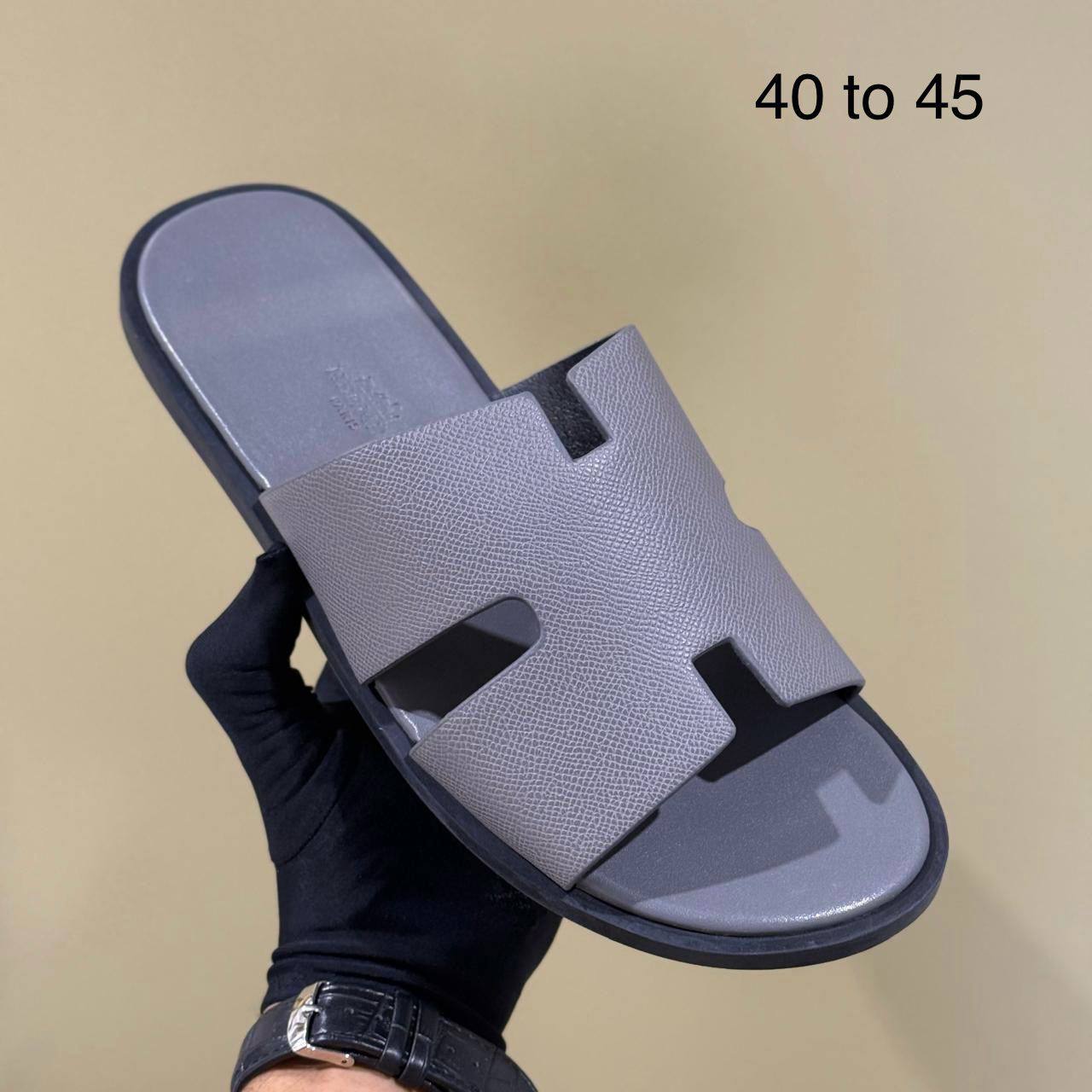 HERMES 
MEN SLIPPER 
GOOD QUALITY 
95 dhs💚

Zain40
♥️♥️♥️