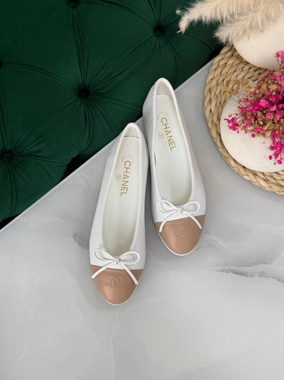 Chanel 
Vip quality 
Size:36 to 41 
450 dhs💛

Zain113
♥️♥️