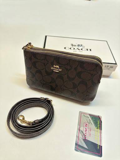 NEW CAME
COACH WALLET 
DUBBLE ZIPPER 
GOOD QUALITY 
50 dhs🇦🇪🇦🇪

Zain40
♥️♥️♥️