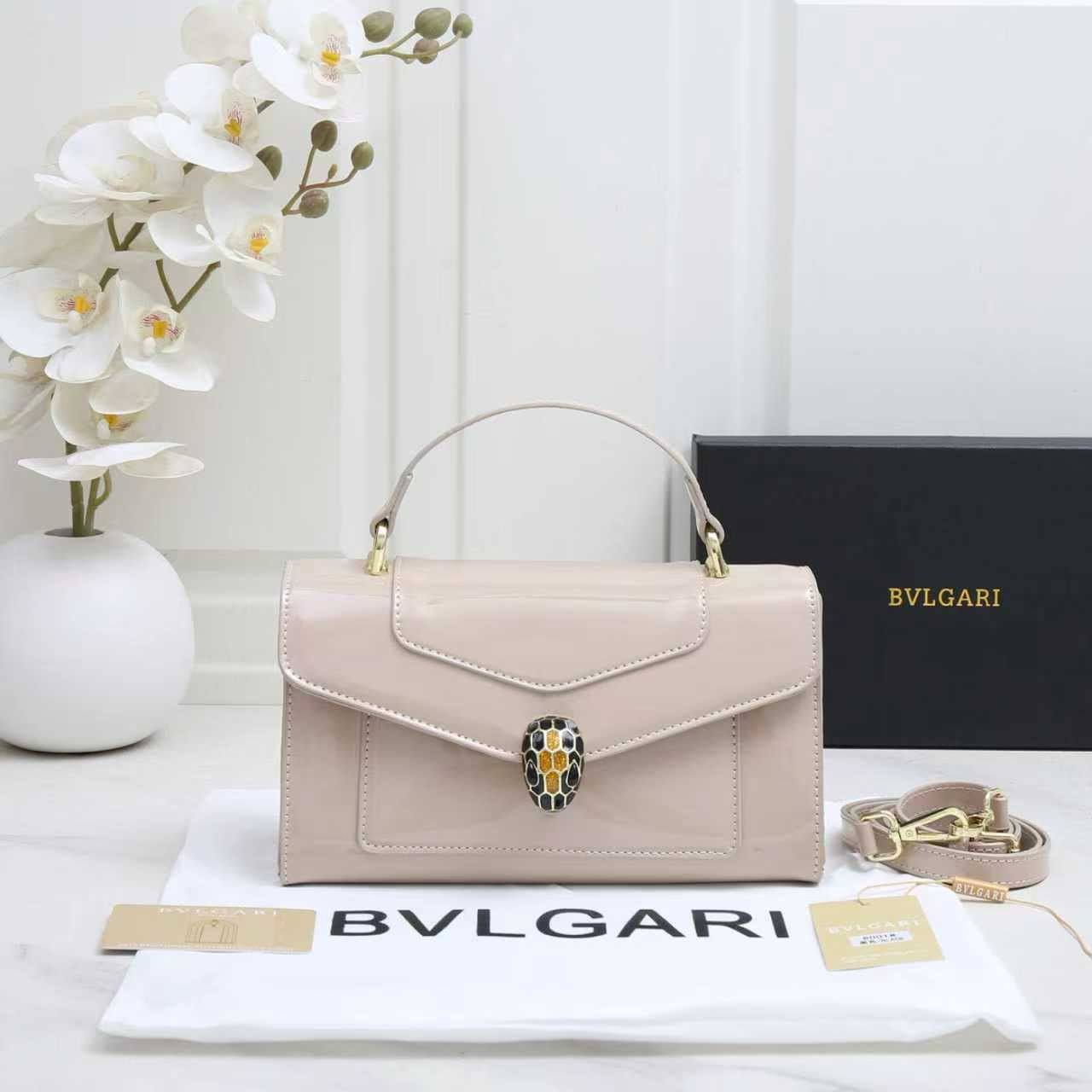 BVLGARI 

95 dhs🪙🌨️

with box
🎁🎁🎁

Zain90
♥️♥️♥️
