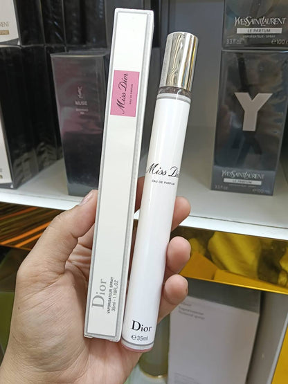 35 ml perfumes 
1 pc 20 dhs✅

Zain01
♥️♥️♥️