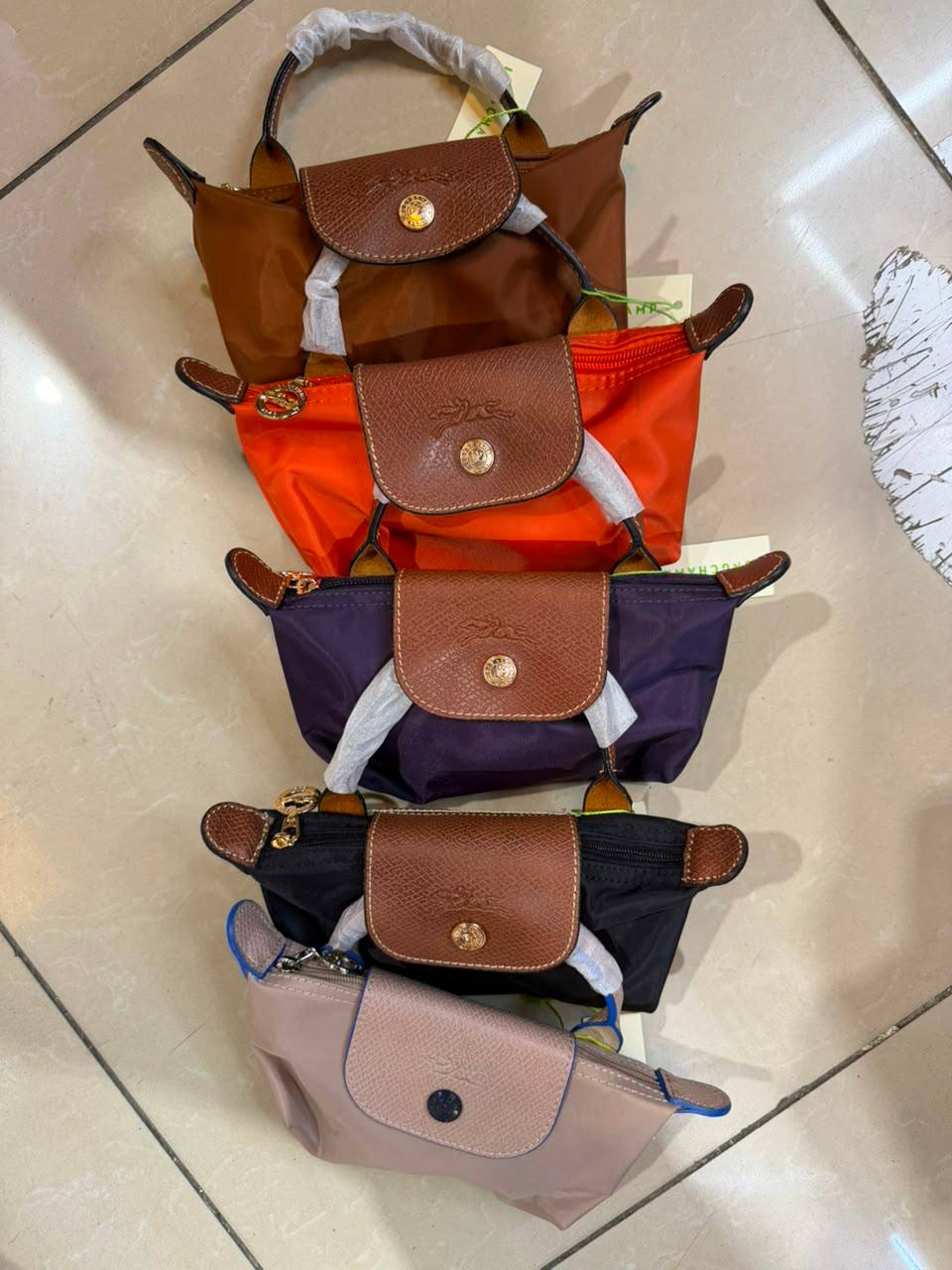 Long Champ
Mini 
50 dhs🇦🇪🇦🇪

Zain07
♥️♥️♥️