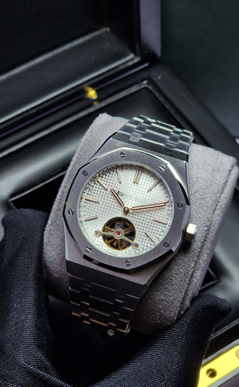 Ap watch for men good quality automatic 
350 dhs❤️💚❤️❤️

Zain59
♥️♥️♥️