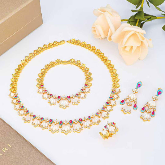 BVLGARI SET 
_Master Quality_
_NECKLACE_
_BRACELET_
_EARRING_
_RING_
_With box_ 
🎁🎁🎁

570 dhs🪙🖤

Zain89
♥️♥️♥️