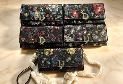 Dior
105 dhs🇦🇪🇦🇪 
with box high quality

Zain21
♥️♥️♥️