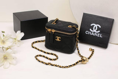 Chanel
with box
110 dhs✅
good quality

Zain194
Zain161
♥️♥️♥️