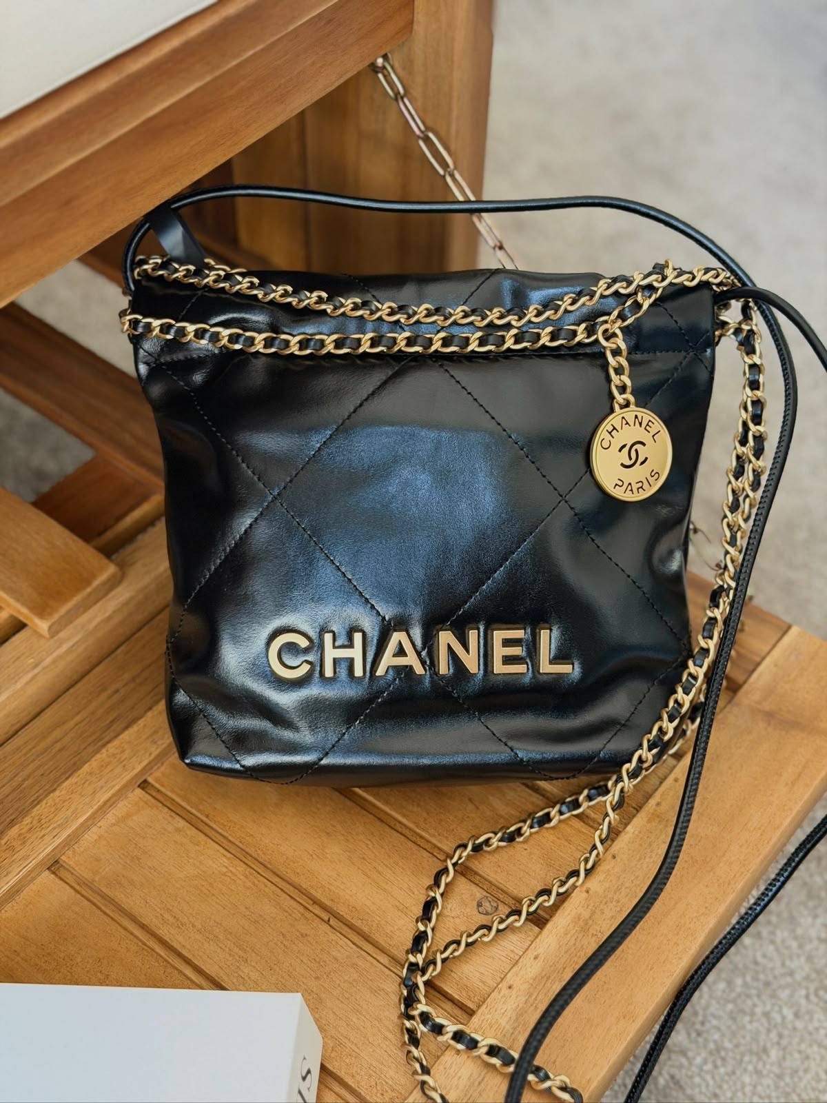 CHANEL 
Super Master Quality ⚡️
Original packing🎁
Size 20CM📏

For Price 👇 WhatsApp✅
0568585901 
0507557372
0552275751 Owner Zain 👌

Zain321
♥️♥️♥️