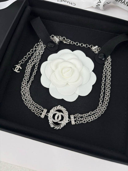 CHANEL NECKLACE
CHOKER MASTER QUALITY
85 dhs🪙💕

Zain89
♥️♥️♥️