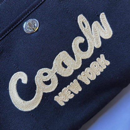 COACH 
TOTE BAG 

NEW CAME 
GOOD QUALITY 
90 dhs🇦🇪🇦🇪

Zain295
Zain39
♥️♥️♥️