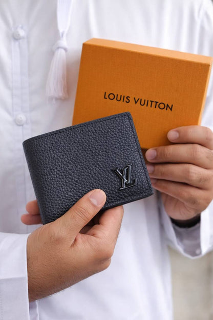 LV 
master quality wallet 
soft leather
120 dhs🌺

Zain59
♥️♥️♥️