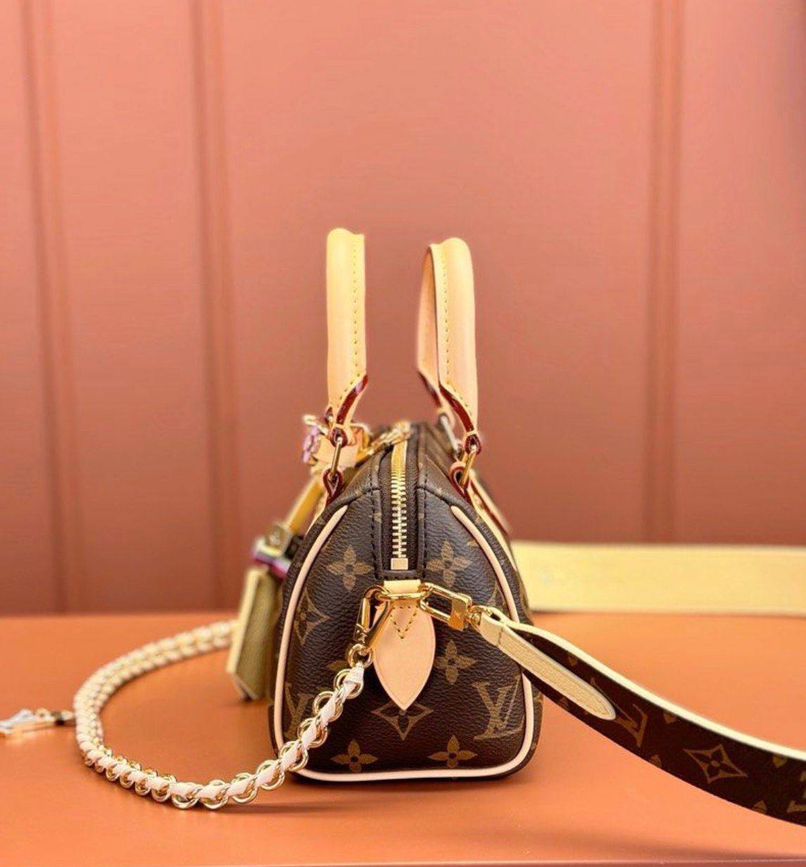 LV
115 dhs🇦🇪
Good-quality 

with box
🎁🎁🎁

Zain35
♥️♥️♥️