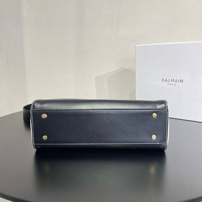 BALMAIN  
COPY ONE 
WITH BOX 
155 dhs🇦🇪🇦🇪

Zain39
♥️♥️♥️