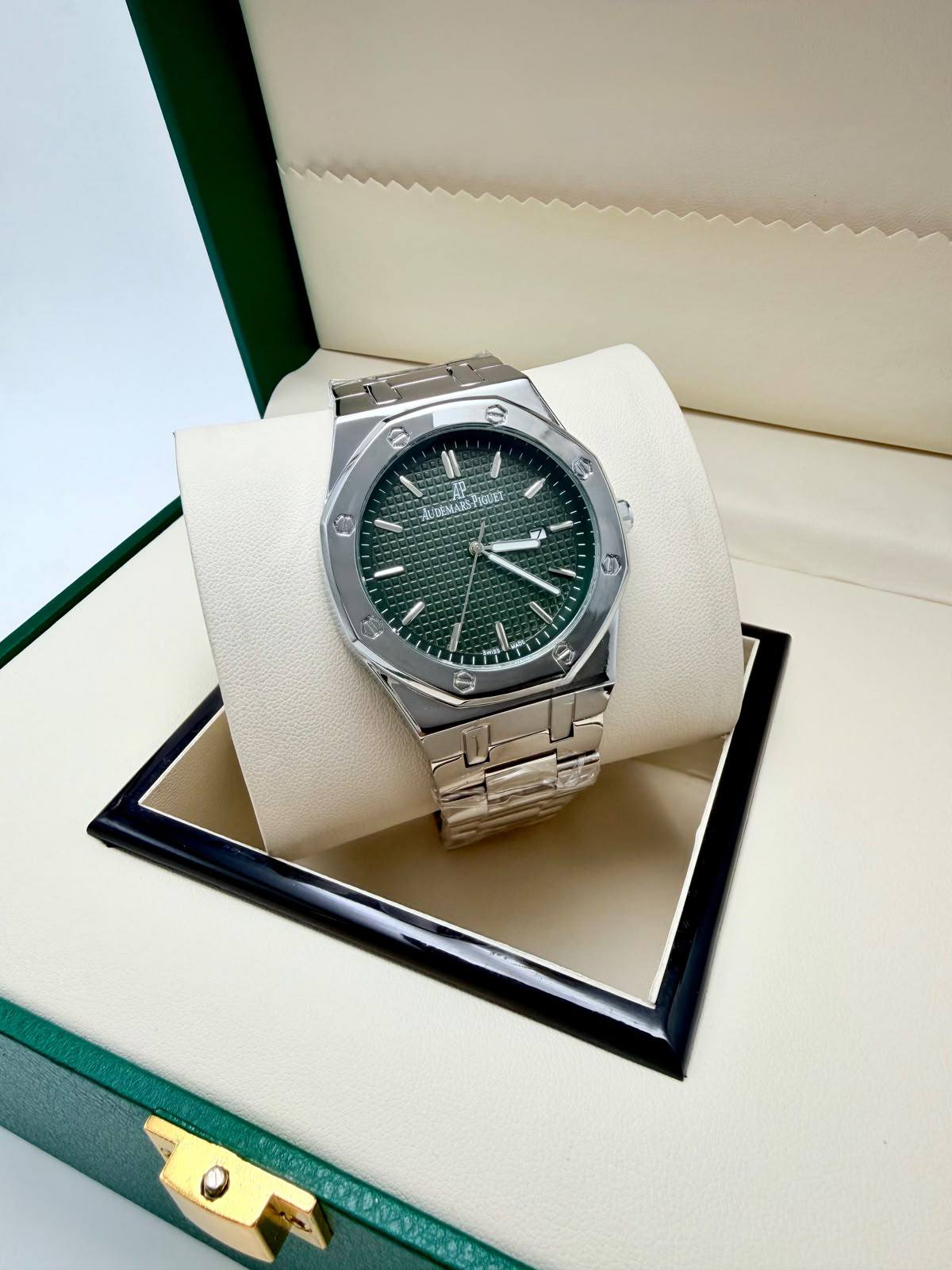 Cartier 
Burberry
Piaget
Bvlgari

55 dhs

Zain45
♥️♥️♥️