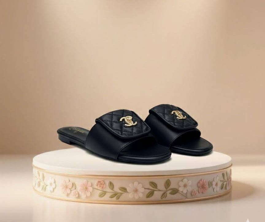 CHANEL 
☘️ *SIZE  36  to 41 ☘️         
180 dhs🪙🌨️

Zain224
♥️♥️♥️
