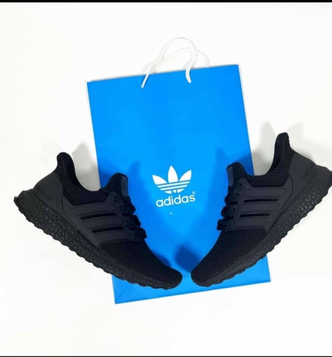 Adidas
Size 36-45
100 dhs✅

Zain27
♥️♥️♥️