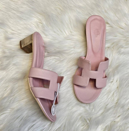 HERMES 
☘️ *SIZE  36  to 41 ☘️                                                                                                       
180 dhs✅

Zain224
♥️♥️♥️