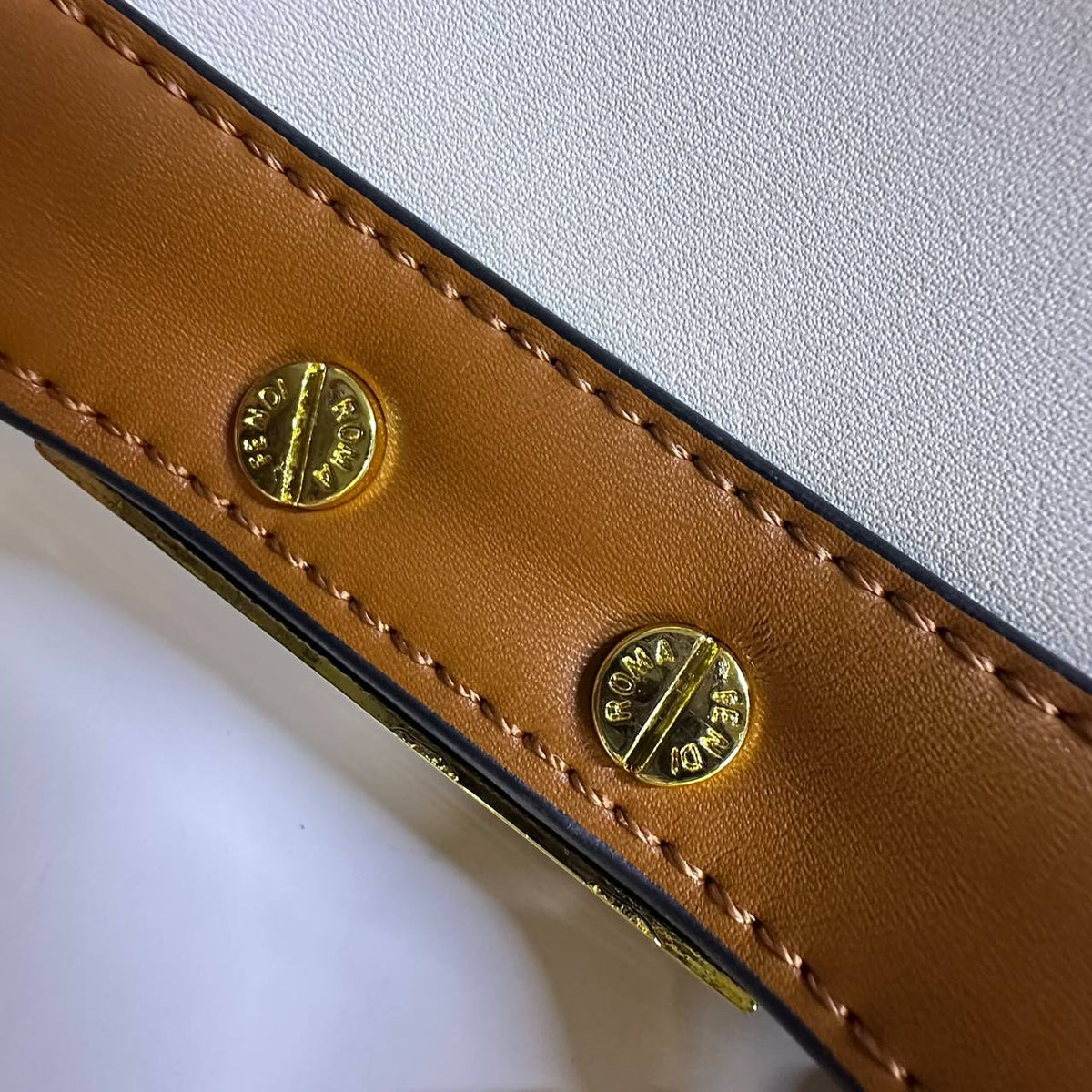 FENDI 

COPY ONE 
NEW CAME 
195 dhs🇦🇪🇦🇪

Zain39
♥️♥️♥️