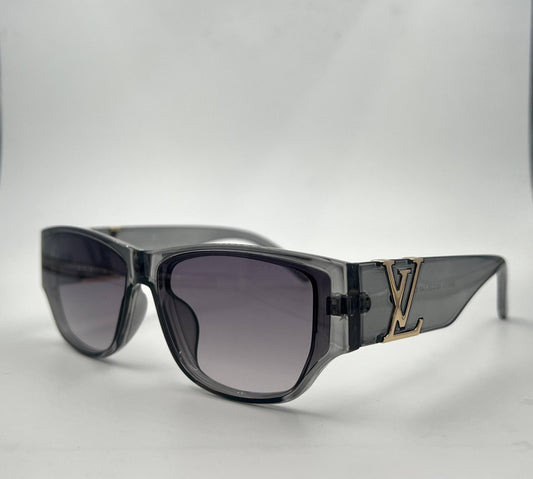 LV
Sunglasses 🕶️ 
good quality 💯
With master box 🗃️ 
50 dhs❤️

Zain273
♥️♥️♥️